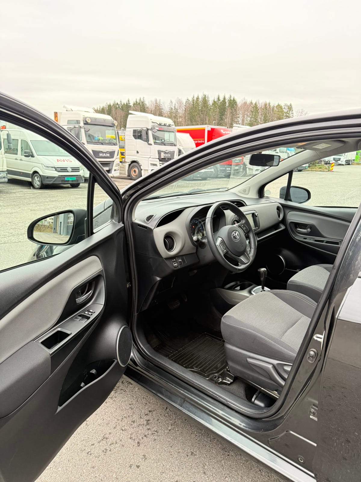 Toyota Yaris Hybride 100h Attitude