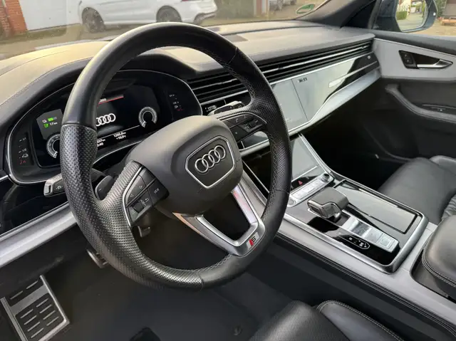 Audi Q8  55 TFSI e quattro 2x S-LINE