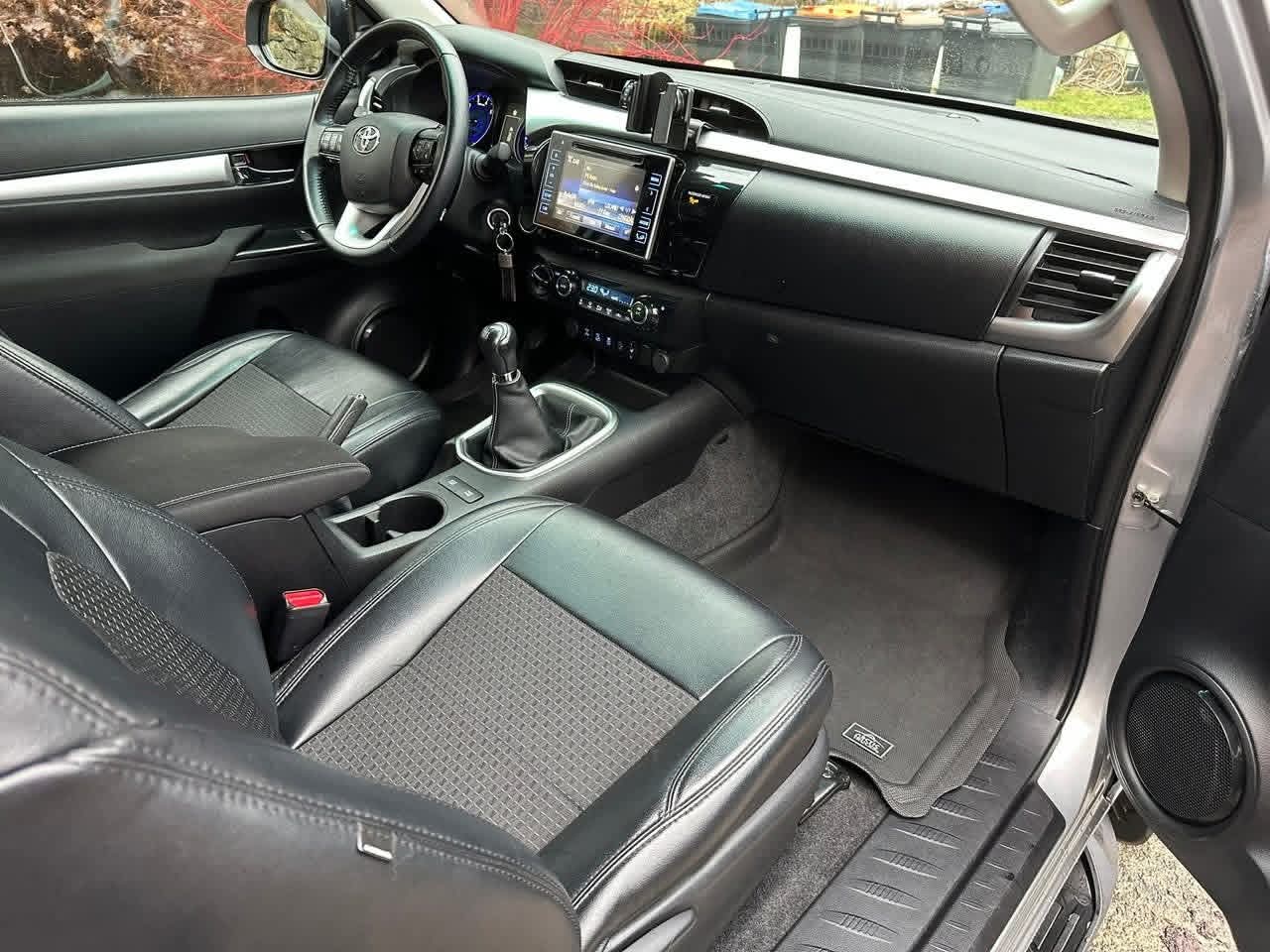 Toyota Hilux D-4D 150 ch X-Cab 4WD
