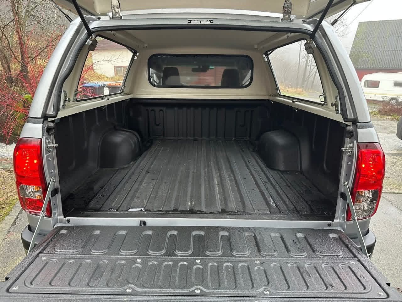 Toyota Hilux D-4D 150 ch X-Cab 4WD