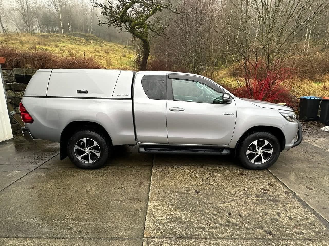 Toyota Hilux D-4D 150 ch X-Cab 4WD