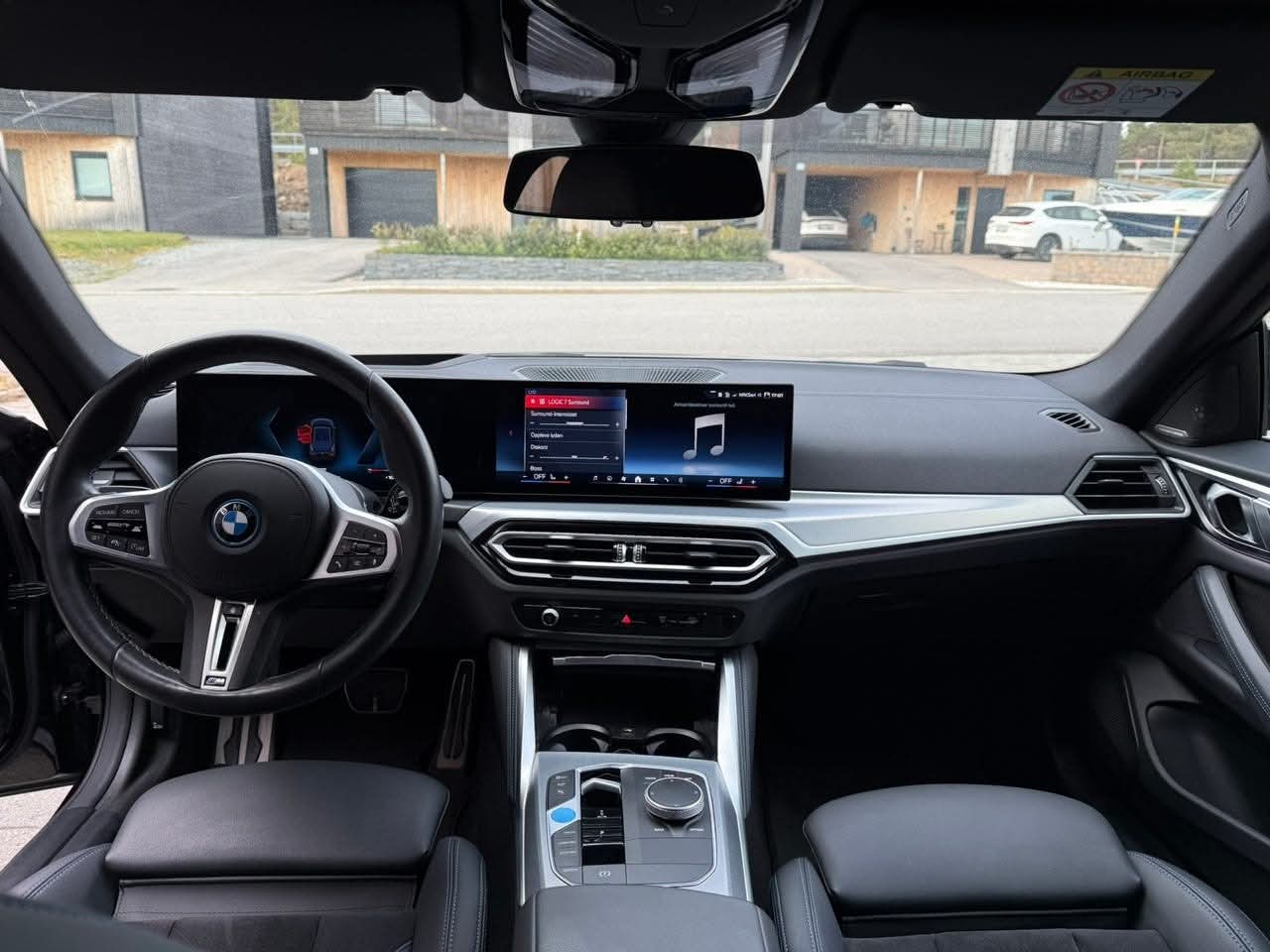 BMW i4 Entièrement chargé