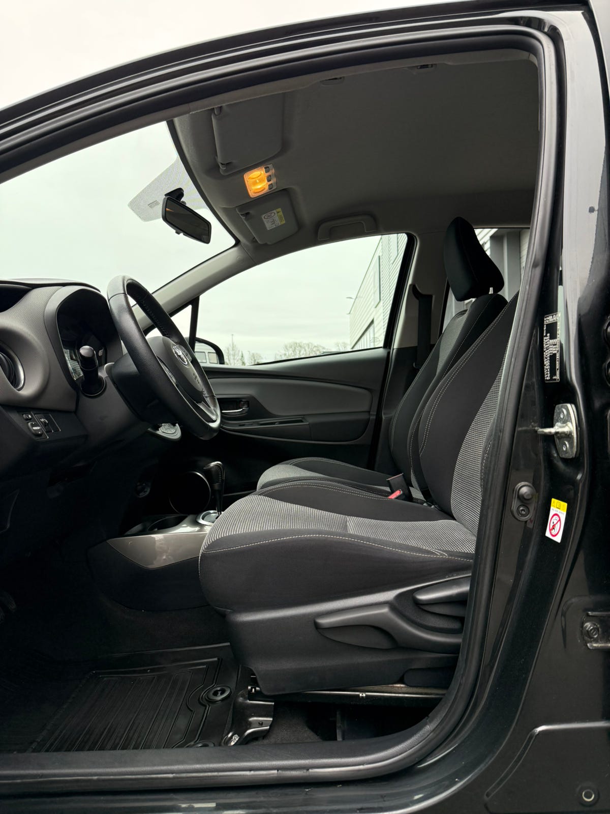 Toyota Yaris Hybride 100h Attitude